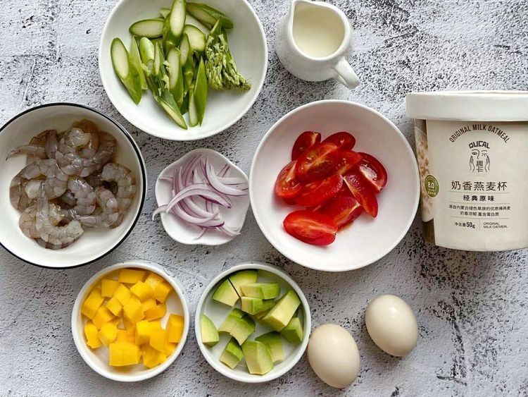 快手减脂早餐,煎一煎卷着蔬菜肉类吃,低脂健康还饱腹