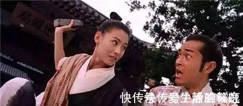 苏东坡传@苏轼被老友的妻子赶出门,他愤然写下一诗,衍生出一成语流传至今