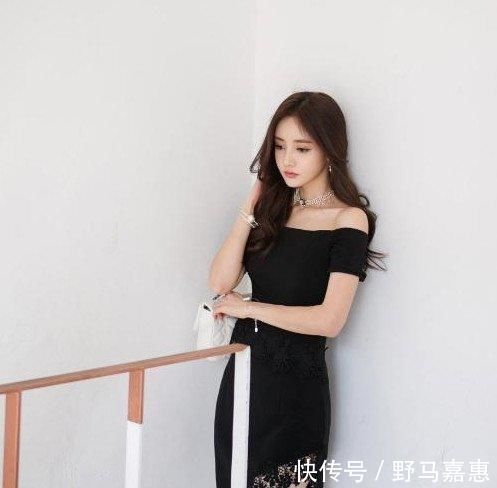 穿搭 美女模特： 穿搭靓丽的紧身裙美女， 彰显出女神魅力!