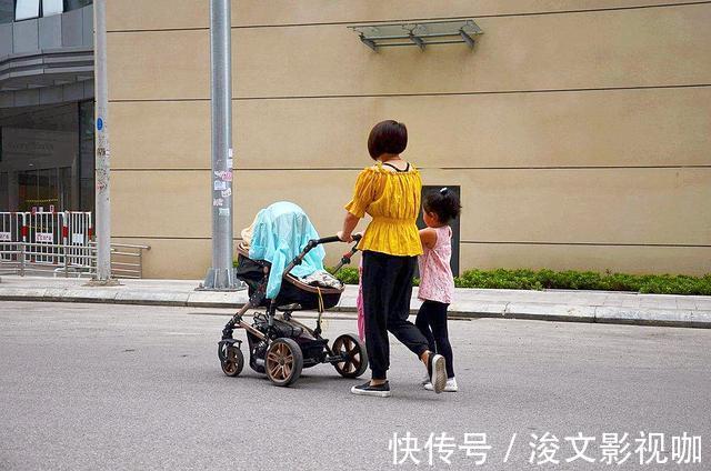 家庭|宝妈二胎又是男孩,开心发圈庆祝,句句评论让她高兴不起来