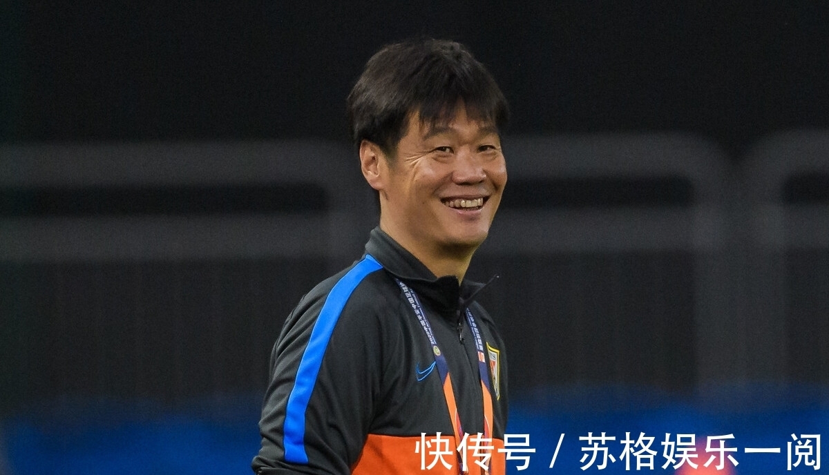 李金羽|李霄鹏执教至2023年后又有好消息，教练团队敲定3人，2人曾是队友