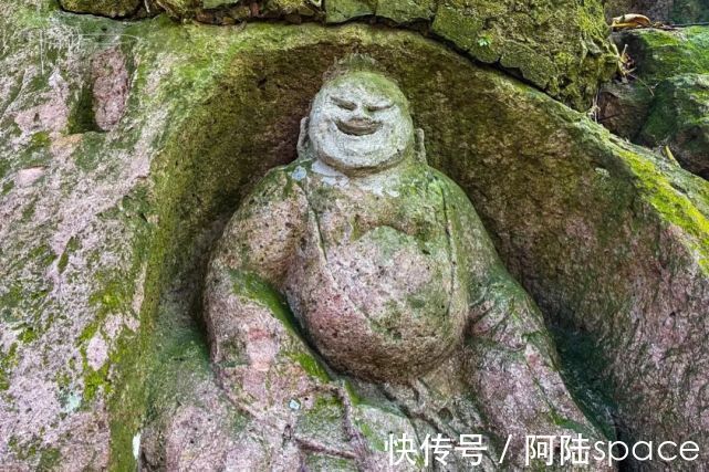 结跏趺&宝石山上的摩崖造像本是经典,奈何现在有几座却被“补”成了笑话