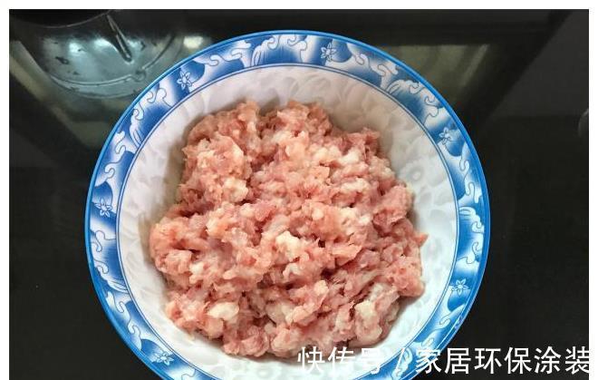 夏天|夏天，就爱用这馅包馄饨，汤鲜肉嫩，每次2斤馄饨不够吃