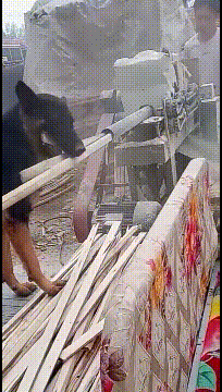 |搞笑GIF:速度很快呀,就是地有点滑!