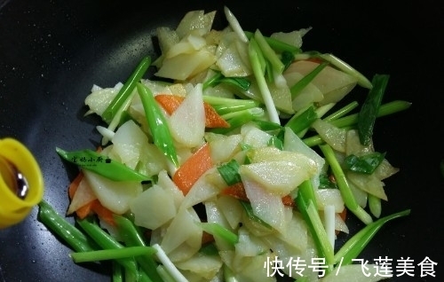 小窍门|炒土豆片我有个小窍门,用油少不放肉,特香,天热吃比肉受欢迎