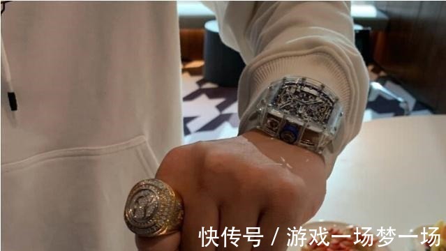 《变形计》史上最壕爸爸,遭全程打码,抬手那一刻暴露身家!