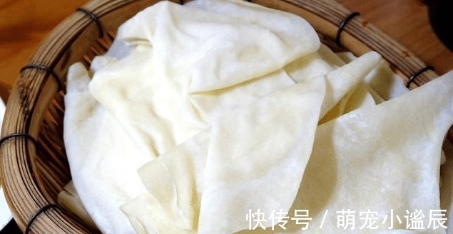 青椒炒鸡蛋|一家四口的晚餐只用炒三个菜,有荤有素简单易做,在家吃饭就是香