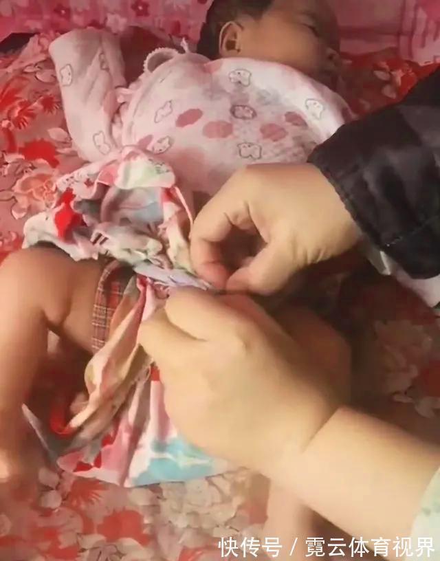 块状物|宝妈晒图炫耀,“新型”节约纸尿裤的方法,网友:穷就不要生