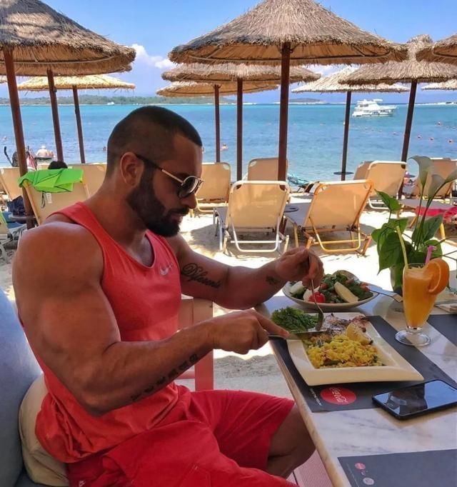 自律|“健身第一男神”,巧克力腹肌,完美肌肉全球身材最好