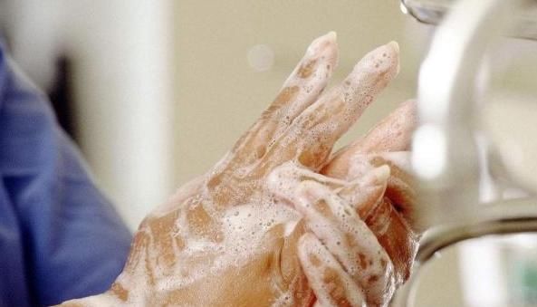 月经不调|女人经期，坚持做好“2洗3不洗”，还子宫干净，远离妇科病