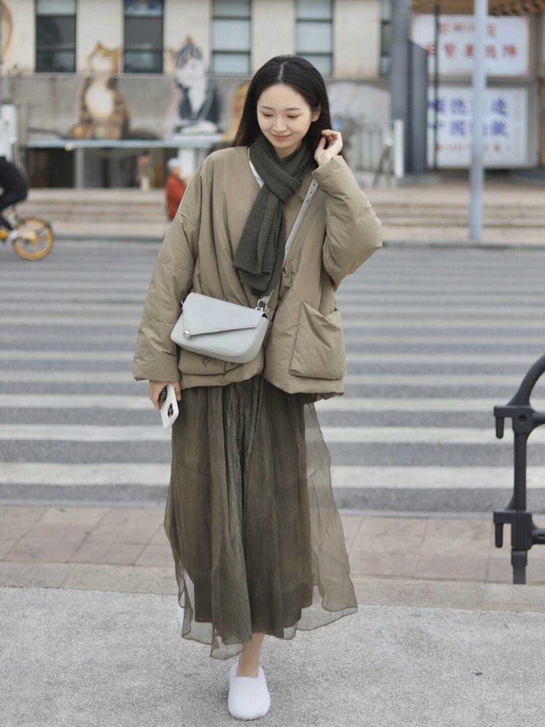 冬天|谁说冬天不适合穿纱裙的?跟着博主这样穿,真的好好看
