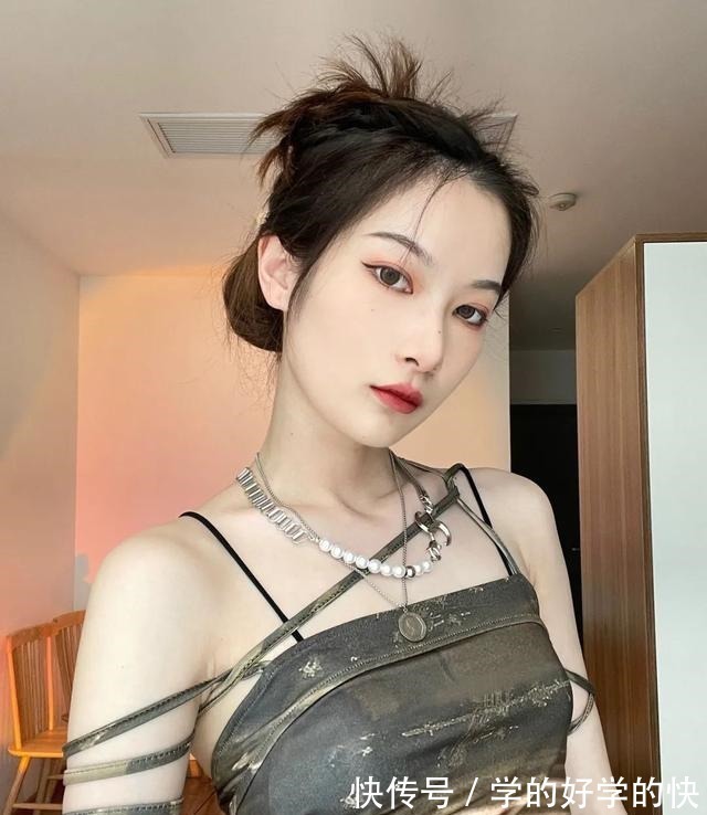 赵露思 时尚圈真是个轮回!盘点今年流行的“土味发饰”,没想到还真好看!