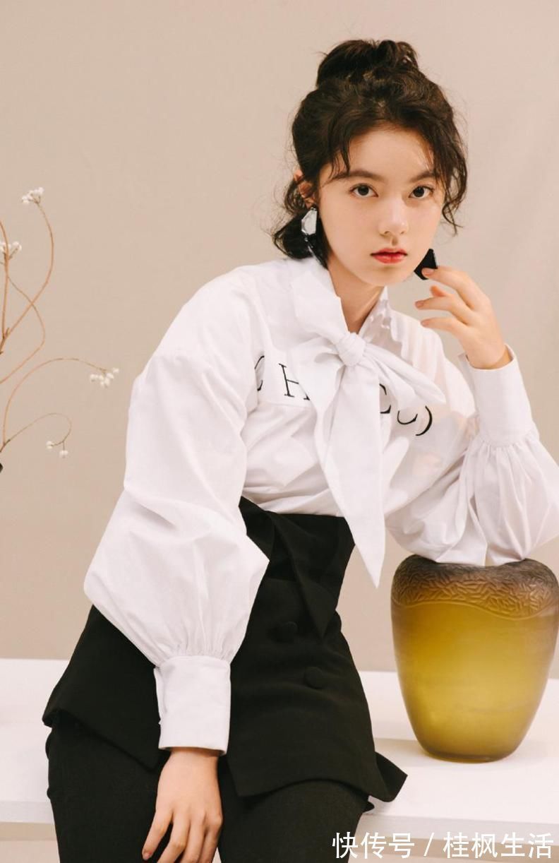 叫王源没礼貌，叫哥哥不合适，听到赵今麦的称呼怪不得人缘好