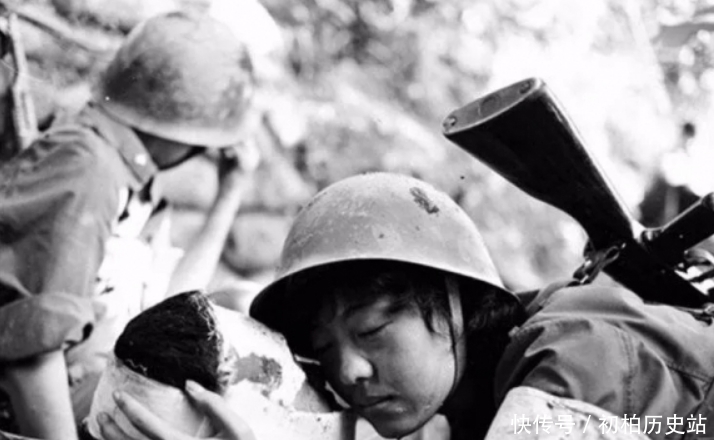 情况|1986年老山战场照《死吻》:那名救护队女战士,后来情况如何?