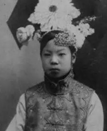 真容|清朝妃子的真容，图3样貌不输孟小冬，图7是珍妃的亲姐姐