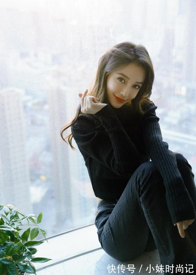 穿搭 Angelababy真不怕冷,都降温了还要露腰,不过身材是真的优越