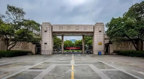 4所因合并实力大增的大学，一所从211直跃985，报考关注优势专业