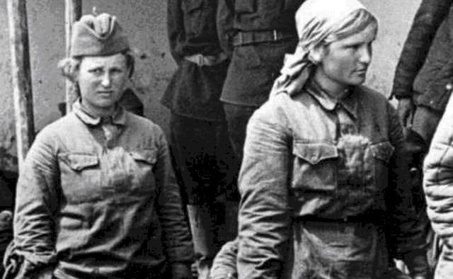 到底|二战后的德国到底有多惨?美女价值不抵一根香烟!