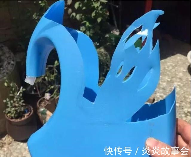 “洗衣液桶”别扔,这样剪2刀,秒变养花神器,还能种菜