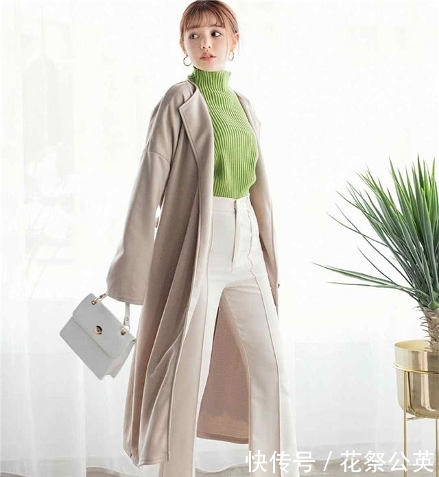 阔腿裤大势已去!今年流行的是“小白裤”,150女生穿显瘦又显高