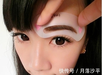 睫毛|恕我直言,这4种化妆工具真的很“鸡肋”,即使白送的我也不会用