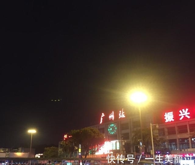 正品 为何复刻表的消费与日俱增?网友称:真假难辨价格低