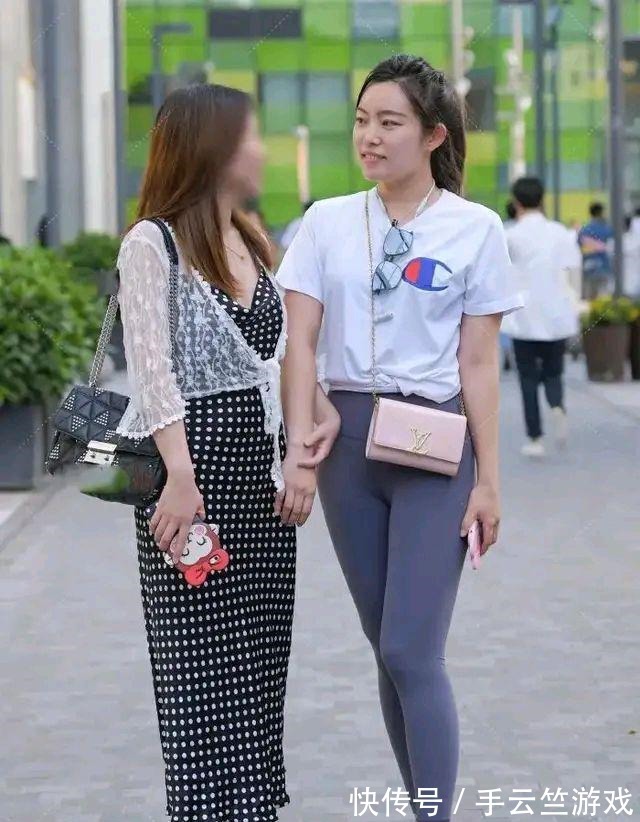 鲨鱼裤 错过了瑜伽裤就不要再错过鲨鱼裤了，穿在身上的时尚感让人喜欢！