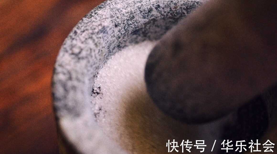 搅拌均匀|在家制作黑芝麻糊,味道香浓,营养健康