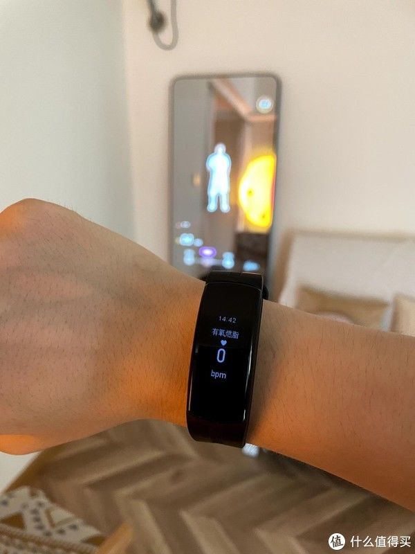 咕咚|在家也能健身?fitmore智能健身镜,让运动更加专业