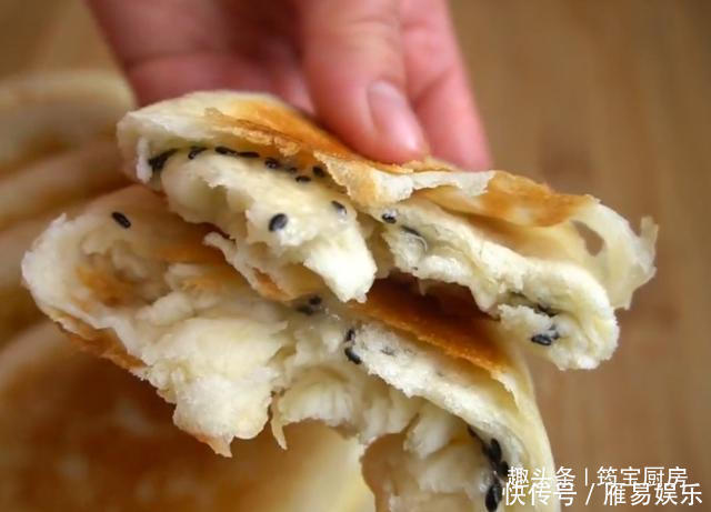 油酥糖饼这样做,孩子再也不吃零食了,又酥又甜,全家都爱吃