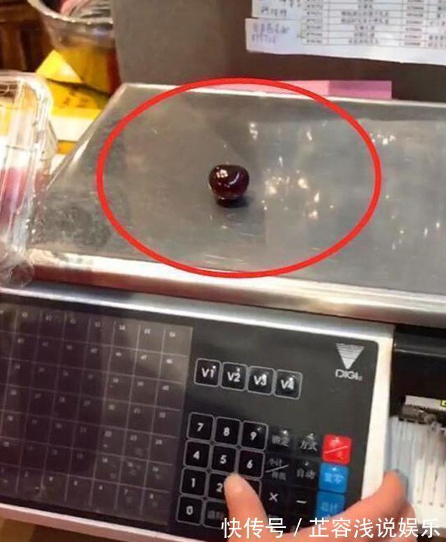 售货员|孩子捏了一下车厘子,被要求90元一斤赔偿,宝妈做法售货员安静了