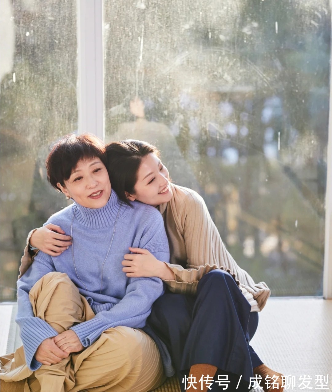 老年人|跟着60岁的退休教授学穿衣,简单实用又优雅,建议老年人收藏