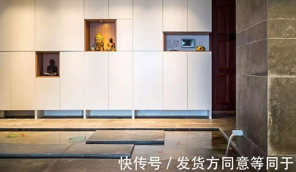 地板|老公不顾反对在地板下养鱼,老婆气到哭,半年后回到家彻底懵了