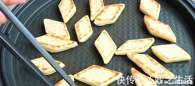 奶粉|1碗面粉三个鸡蛋,教你做好吃的零食,香甜好吃又柔软,太解馋了!