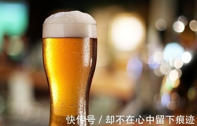 老陈|3种食物是血脂的“加速剂”,高血脂若多吃,血管或会水泄不通