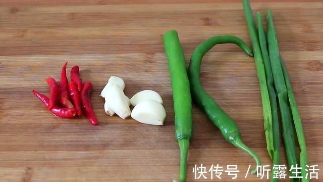 吃肉|终于找到茄子最好吃的做法，不用炒，不油炸，开胃解馋，比吃肉香