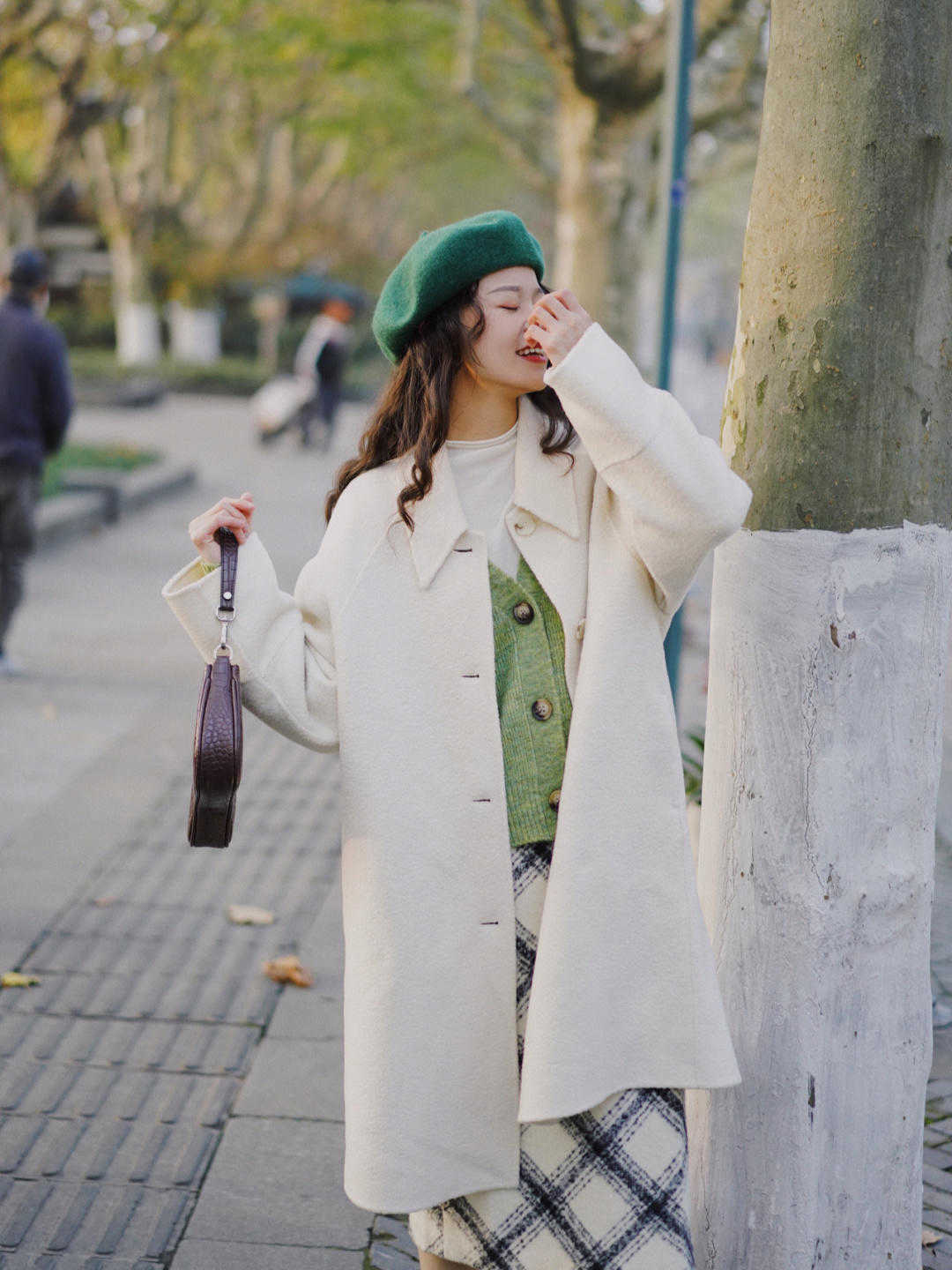 深色系|冬天一定要码住毛呢半裙!温婉优雅又能修饰身材,上身效果贼美