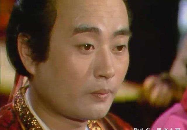 王家命薛宝钗退而求其次嫁给二房嫡子贾宝玉以后在贾府里妯娌两相