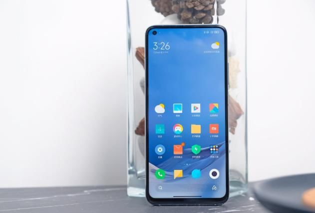 入手|目前最值得入手的四款手机，都是内行人的最爱，拿出去有面子