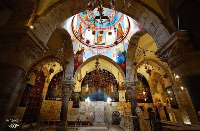 基督教圣地,耶稣在这里遇难、安葬、复活,信徒慕名而来