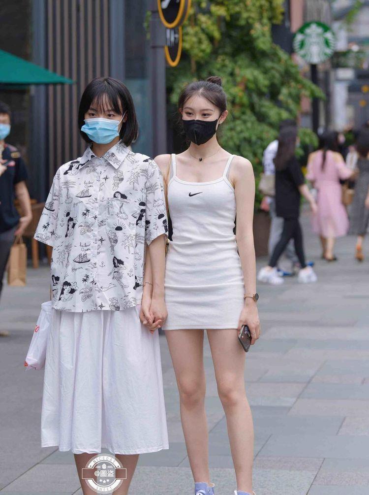 腰部|随便穿搭的连衣裙展现时尚风情,简单的风格轻松大方,漂亮迷人