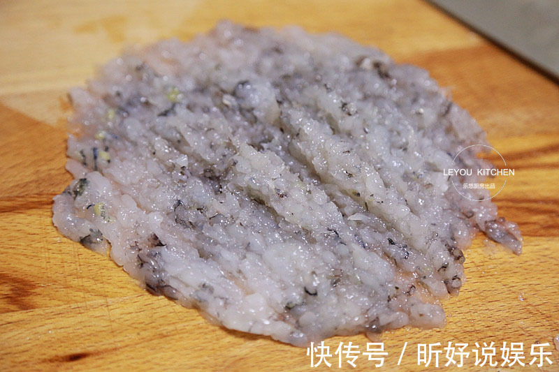 用水煮的一道菜,一滴油没放,鲜美又清爽,连汤都不想剩下