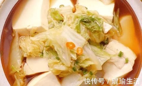 豆腐块儿|白菜炖豆腐,不要直接下锅炖!学会一招,汤汁香浓,嫩滑好吃
