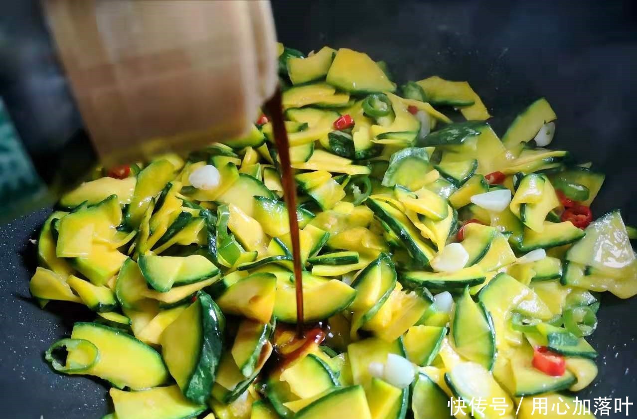 靠边站|夏天黄瓜丝瓜靠边站,多吃这瓜,明目解暑降三高,中老年人要多吃!