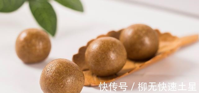 解馋|提醒中老年人花生瓜子要少吃,过年要吃这3种零食,解馋还健康!