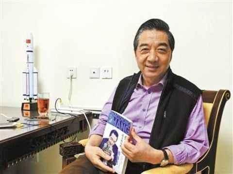 气度!张召忠书法苍劲有力,潇洒飘逸,网友“局座”书法有气度