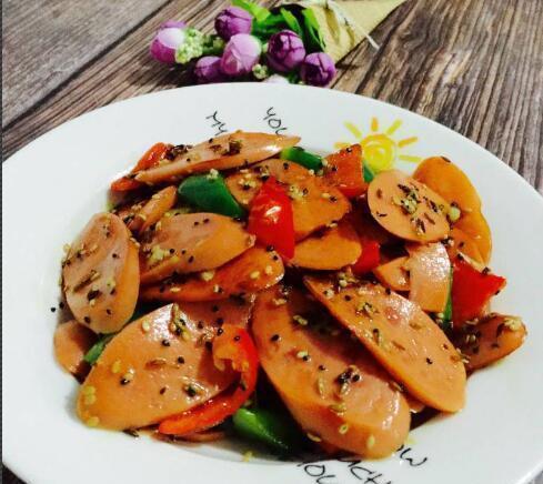 孜然火腿肠|色香味俱全的家常菜，营养又好吃，做法简单很下饭看着就好吃