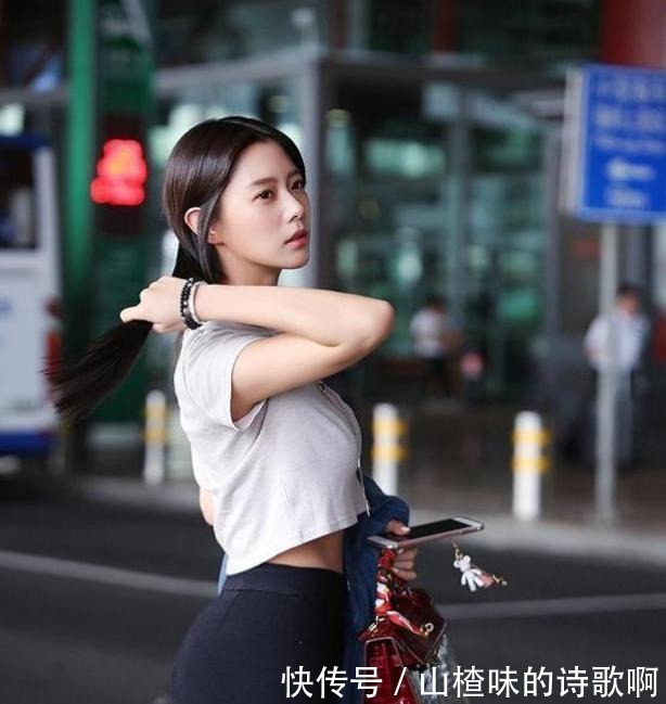 身材|打底裤时尚又有立体感,显出窈窕的身材,瞬间让你美出新高度
