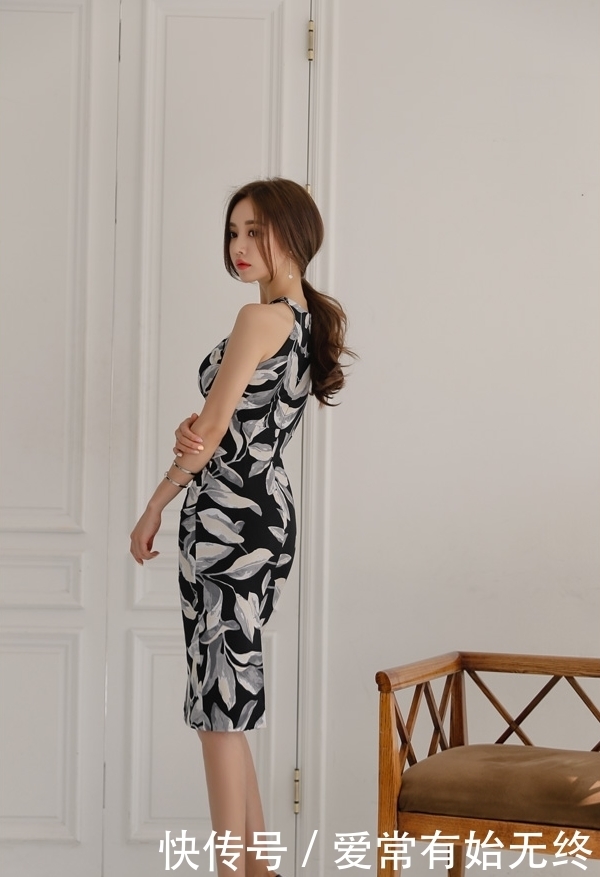 落叶归根连衣裙，她似一条毒蛇，美丽而充满毒素