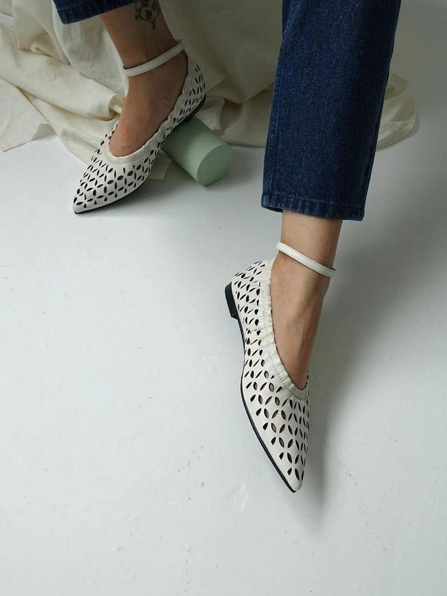 参考价格 翻了身的“土味凉鞋”,这次成了时髦精心中的C位